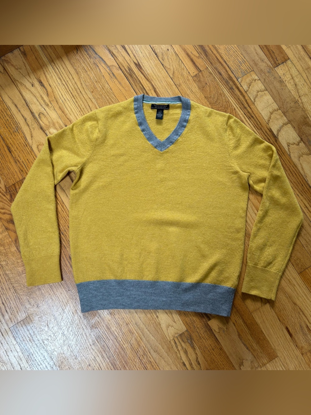 Banana Republic yellow and grey merino wool sweater size large